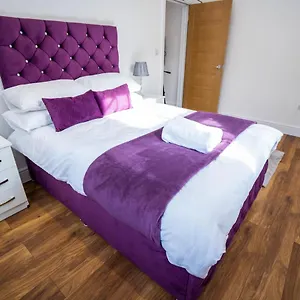Lovely New 1 Bedroom In Stratford! Apartment