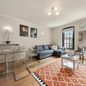 1 Bed Executive Near Liverpool Street Station Free Wifi By Aparts Apartment
